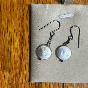 Pearl pendant dangle earrings